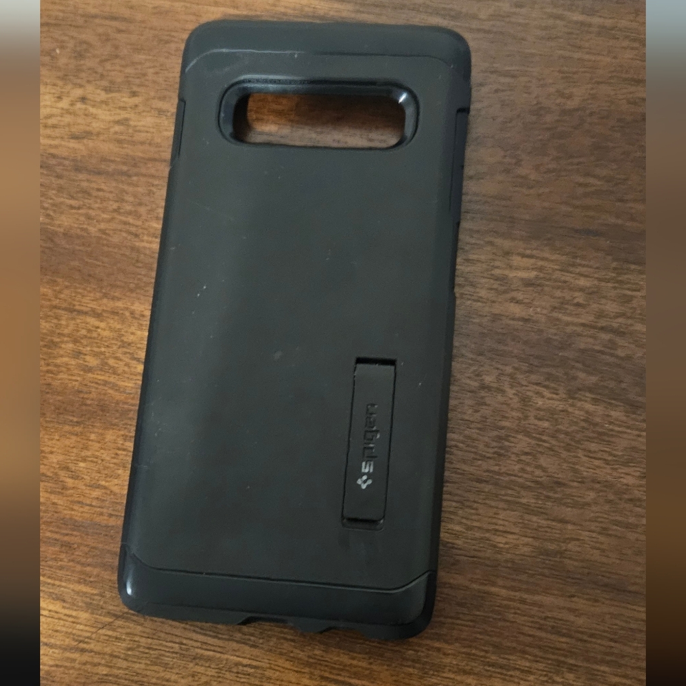 Spigen case with kickstand